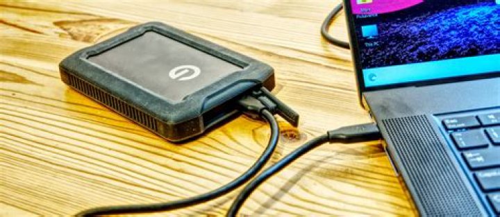 External Hard drive gets slow while copying lots of data