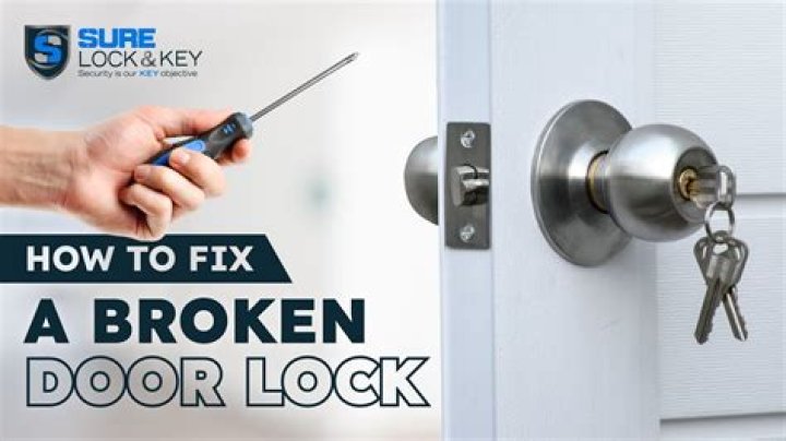 From which game is this image of picking a lock on a broken door?