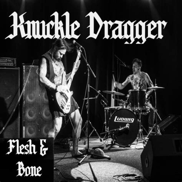 What is the drop chance of the Hornet from Knuckle Dragger?