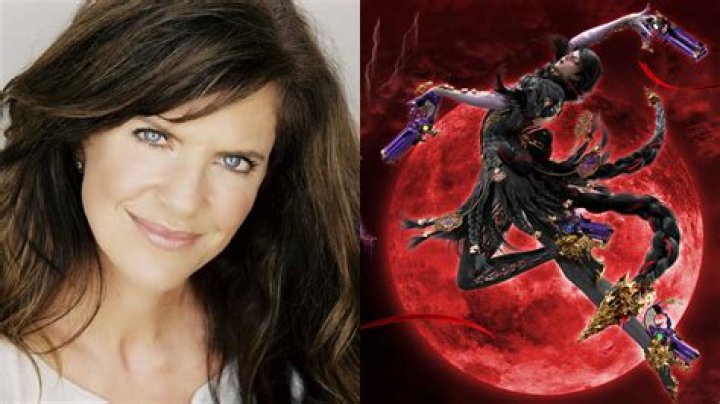 Who is the voice actress for the Terran adjutant from Starcraft II?